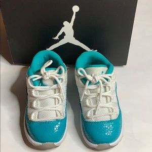 Jordan 11 Retro Low